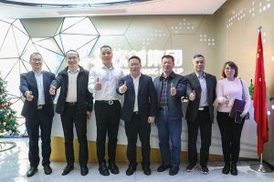 广州市与番禺区人力资源和社会保障局领导莅临买滚球集团官网买滚球集团官网买滚球集团官网买滚球集团官网首页-买滚球(中国)-买滚球(中国)
集团调研指导